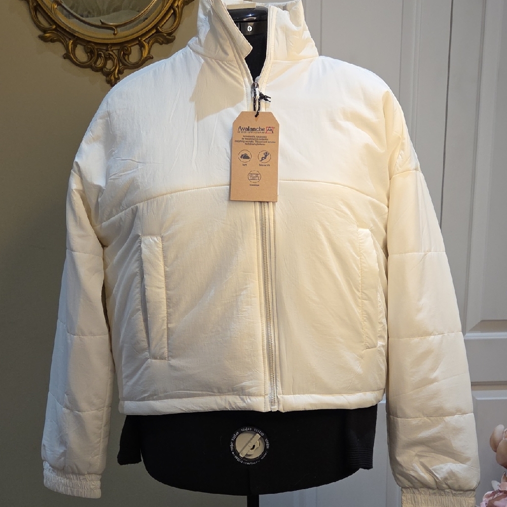 Nwt Xl & Large Avalanche Women's Cream Puffer Jacket